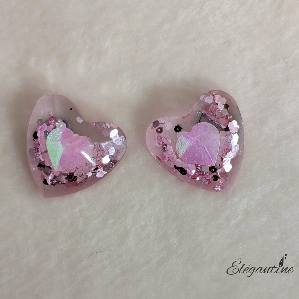 boucles d'oreilles coeur résine