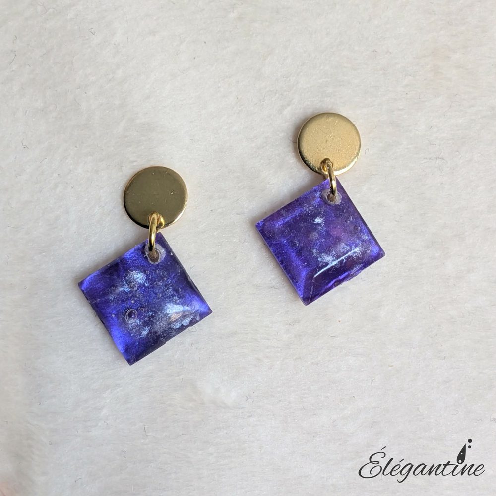 boucles d'oreilles violettes clous dorés